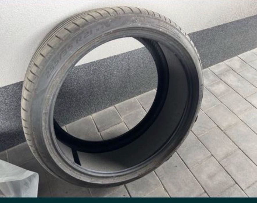 Пара Pirelli p Zero 255/35/21 стан нової model y