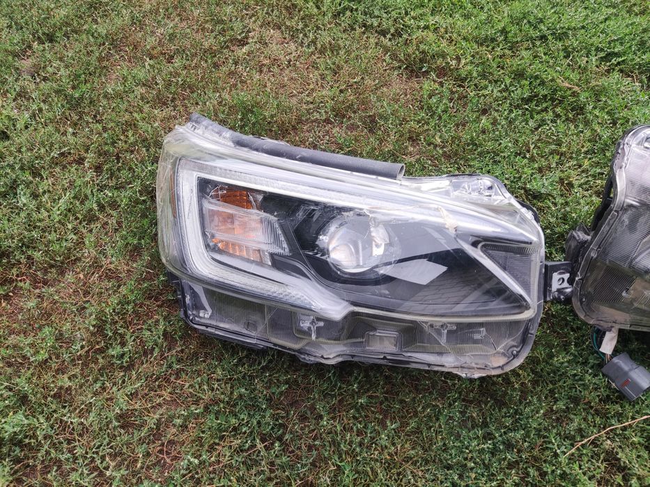 ОРИГІНАЛ Фари Subaru Outback (2021–2025) LED ліва права