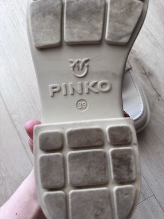 Лофери бренду pinko