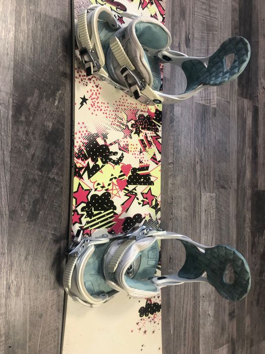 Сноуборд Rade яскравий з кріпленнями