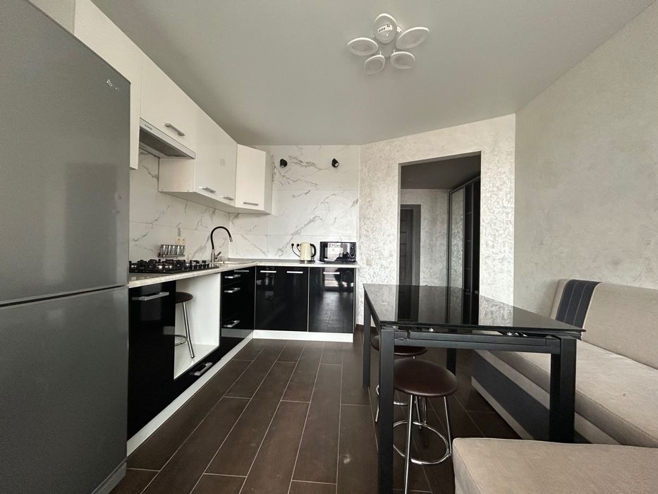 Оренда 1,5 кім,Площа Ринок Тарнавського 47м 5п-350дол