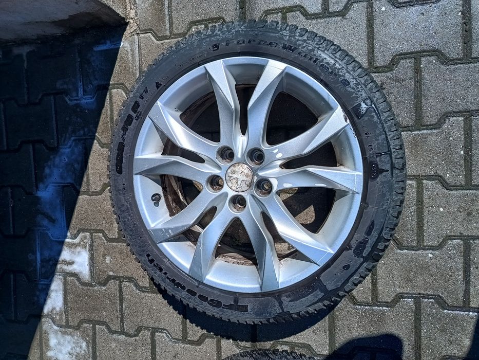 Komplet felg aluminiowych opony zimowe Peugeot