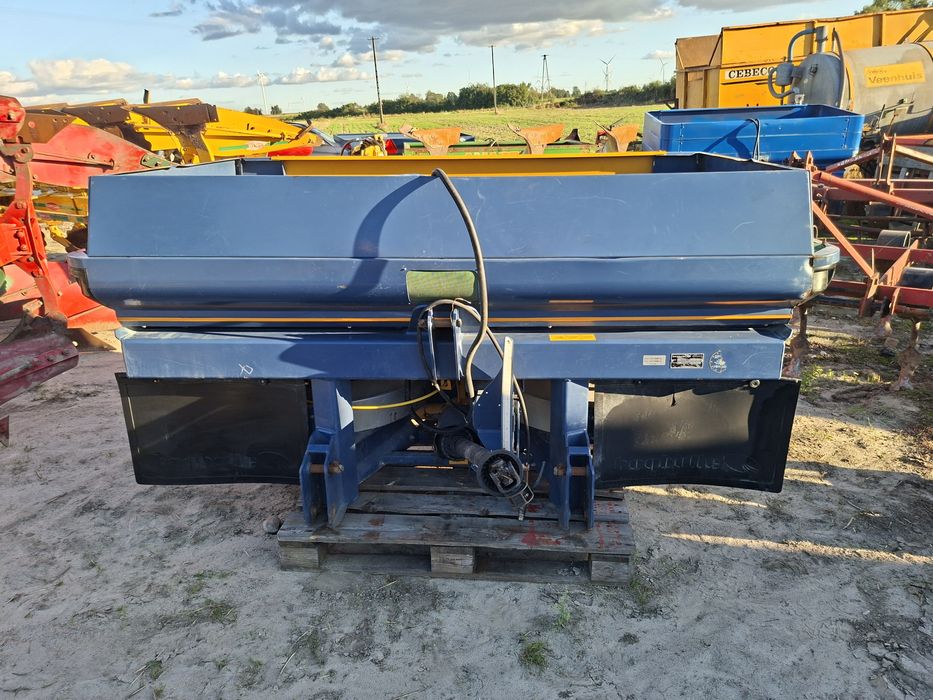 Rozsiewacz Nawozu Bogballe M2 2006R 1800L Amazone Kuhn Sulky