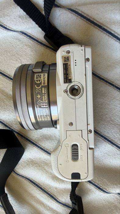 Câmera Sony α5100 (ILCE-5100)