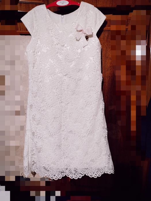 Біла  кружевна сукня. Плаття