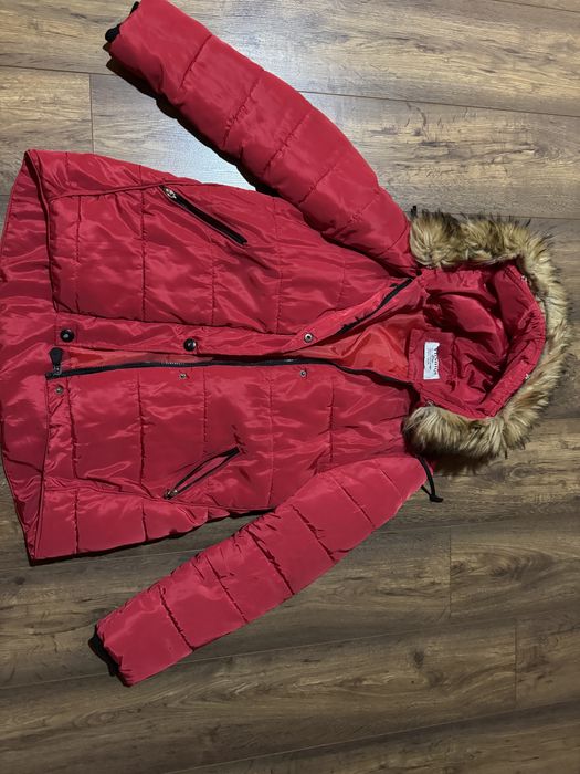 Червона жіноча куртка, розмір S-M