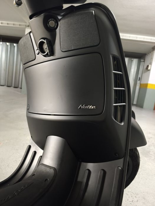 Vespa GTS Super 300 Notte // imaculada // nacional