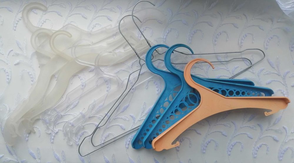 Пластмассовые детские тремпеля