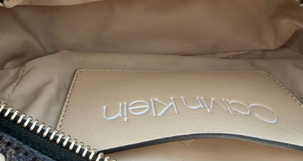 Calvin Klein CK Monogram Listonoszka Damska Brązowa
