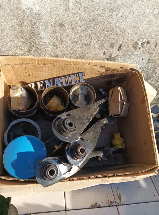 Peças do Renault 9...