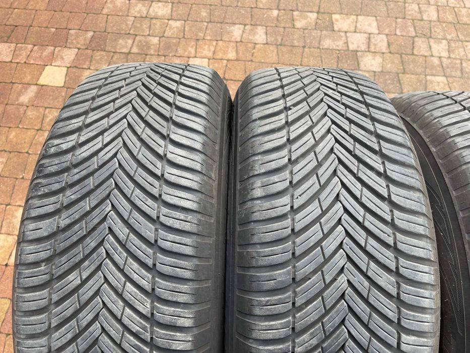 3944. Koła zimowe Honda CR-V 5x114.3 225/65/17 Toyo 8mm 2023r