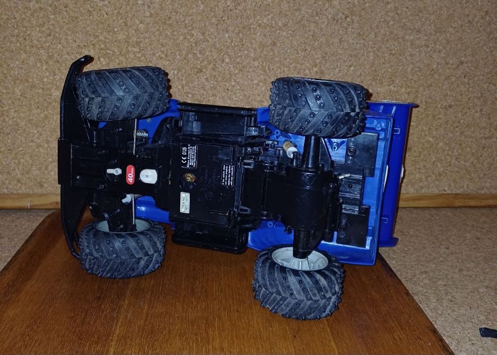 Carro/jipe Nikko. Ler descrição. 
Cerca de 35 cm.
