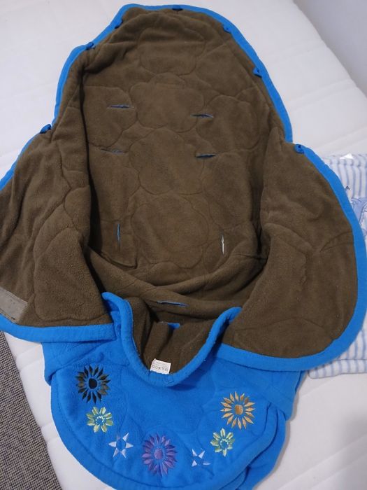 Ninho para ovo e carrinho de bebe