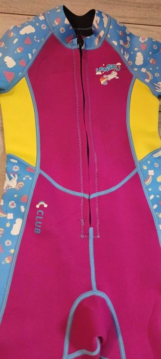 Nieużywany Dziecięcy kombinezon neoprenowy do nurkowania 2.5MM