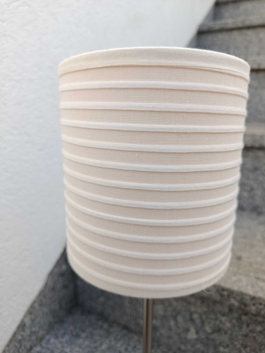 Candeeiro de mesa e suporte de garrafa