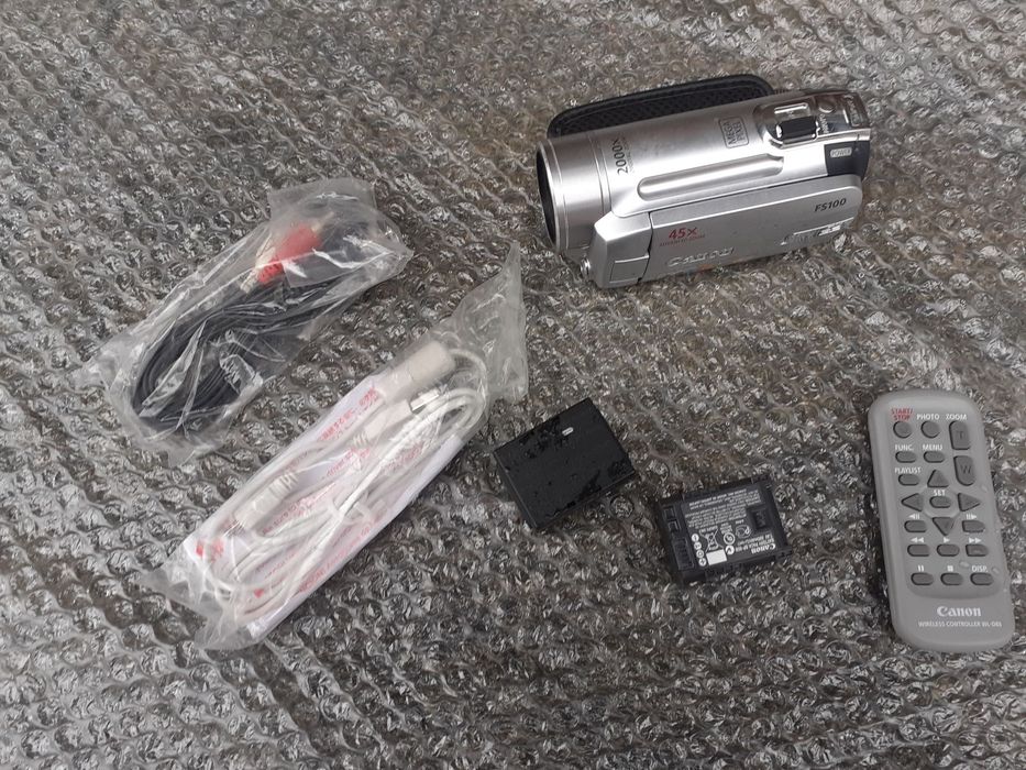 Câmara Canon fs100 e baterias