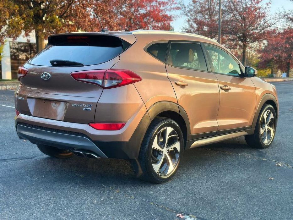 Hyundai Tucson      2015