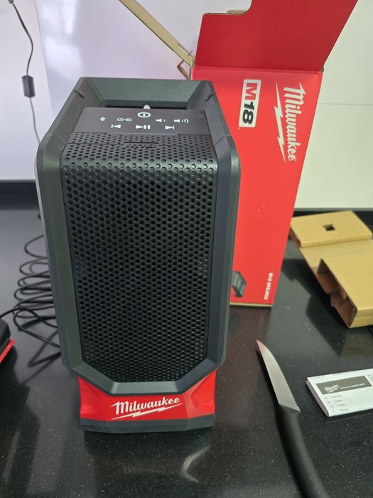 Radio Milwaukee  M18 com Bluetooth SPEJSG2-0
