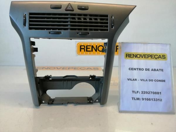 Moldura da consola central / rádio / aro OPEL Astra H Hatchback (L48)