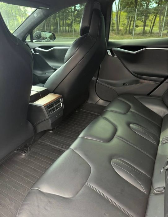 Tesla model S 100кВт