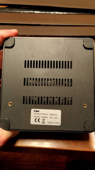 Mini PC com todos os dispositivos necessários