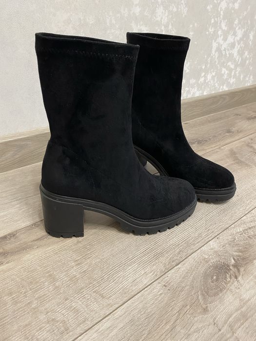 Чоботи, ботильйони  BRASKA