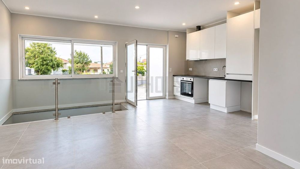 Apartamento T2+2 Remodelado em Gumirães