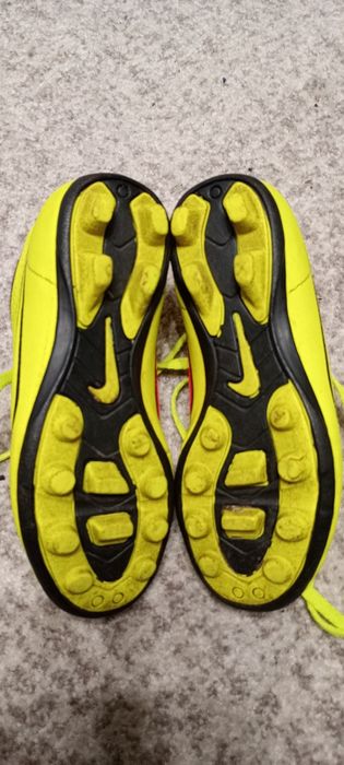 Korki Nike Tiempo rozm. 28.5 chłopięce