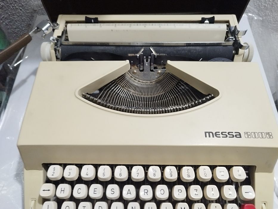 Máquina de escrever antiga