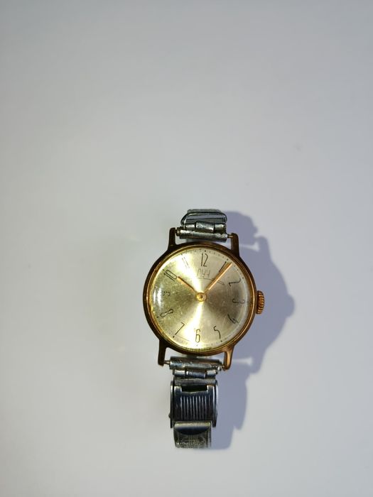 Часы наручные женские ссср.