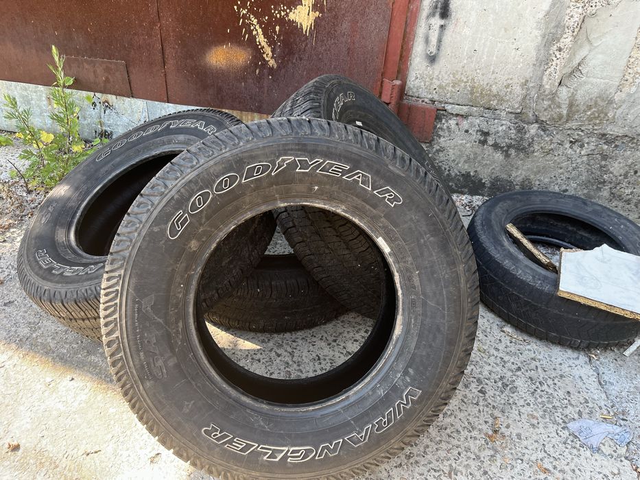 Шини Goodyear Wrangler 255/75R17