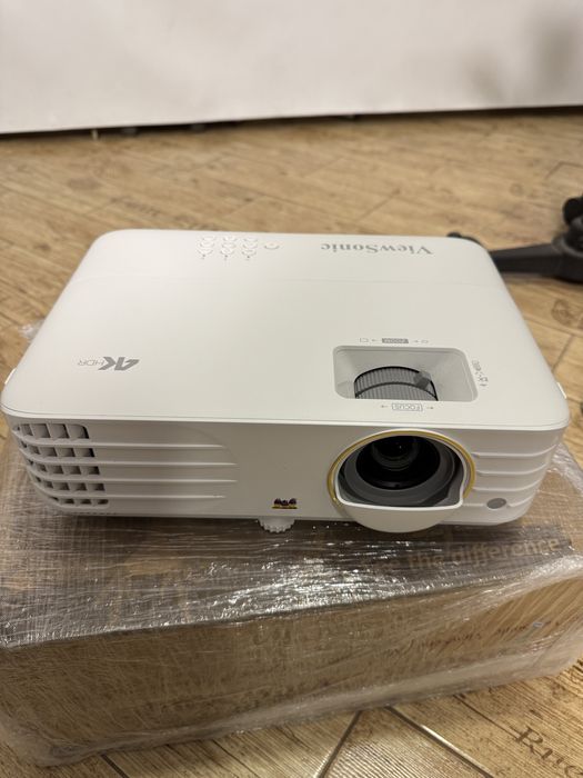 Проэктор Viewsonic Px748-4K
