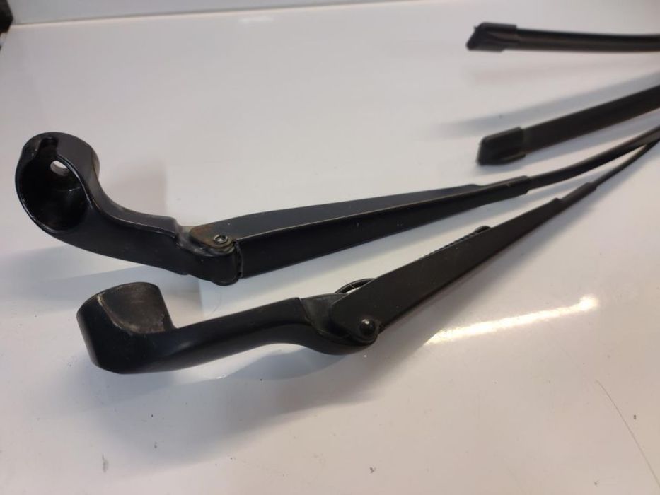 Braço escova limpa vidros Smart Fortwo 3G 451 2007 a 2013