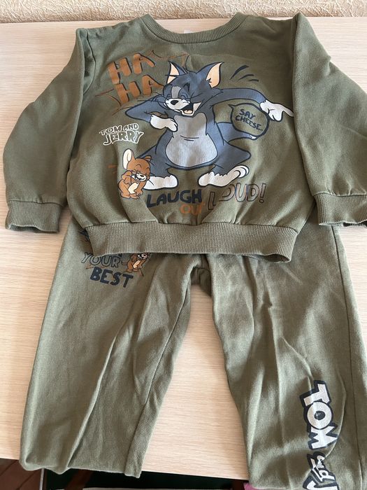 Продам детский костюм на небольшом флисе