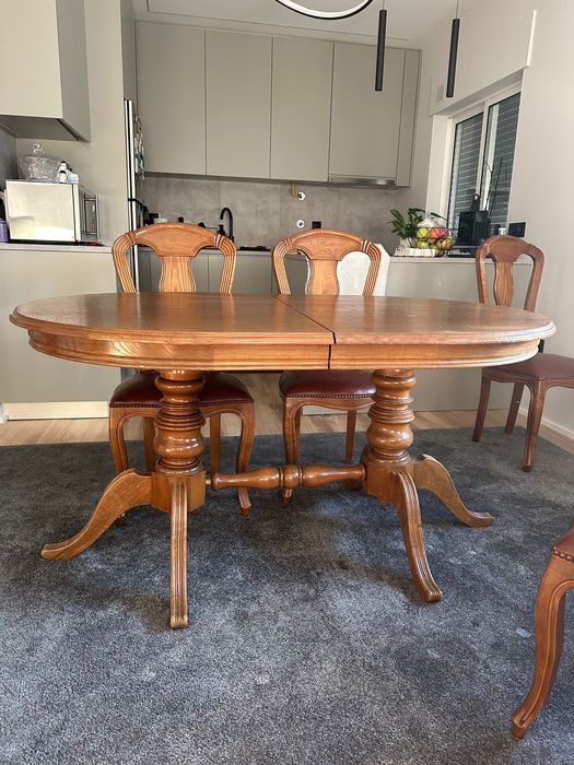 Mesa de sala de jantar com 6 cadeiras