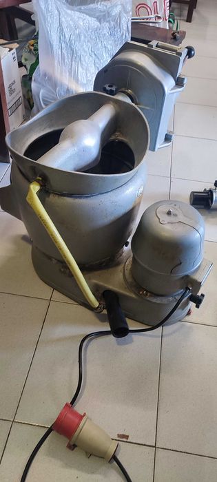 Descascador de batatas industrial + picador carne+ laminador