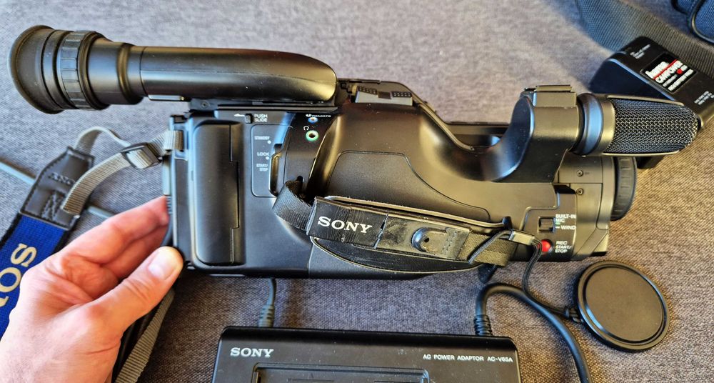 Kamera SONY video 8 CCD-F555E Handycam nie całkiem sprawna