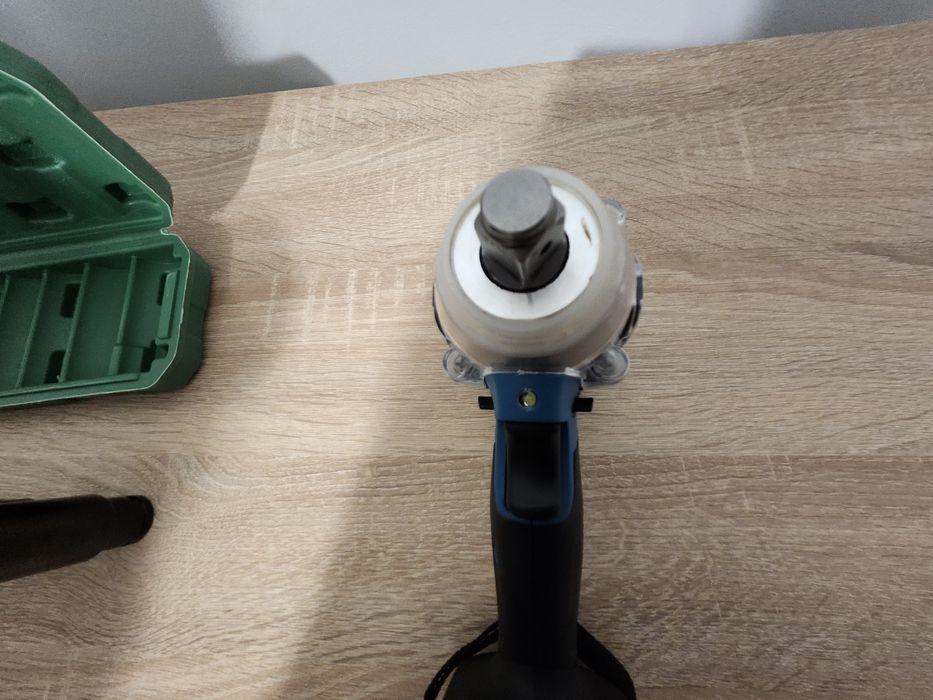 Акумуляторний ударний гайковерт HILDA 21V+набір ударних головок