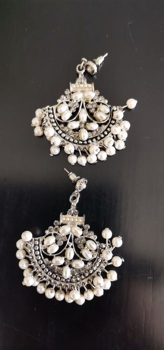 Brincos com pérolas