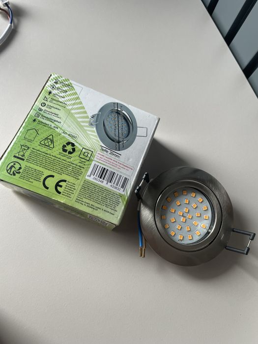 Zestaw trzech nowych lamp led wpuszczanych