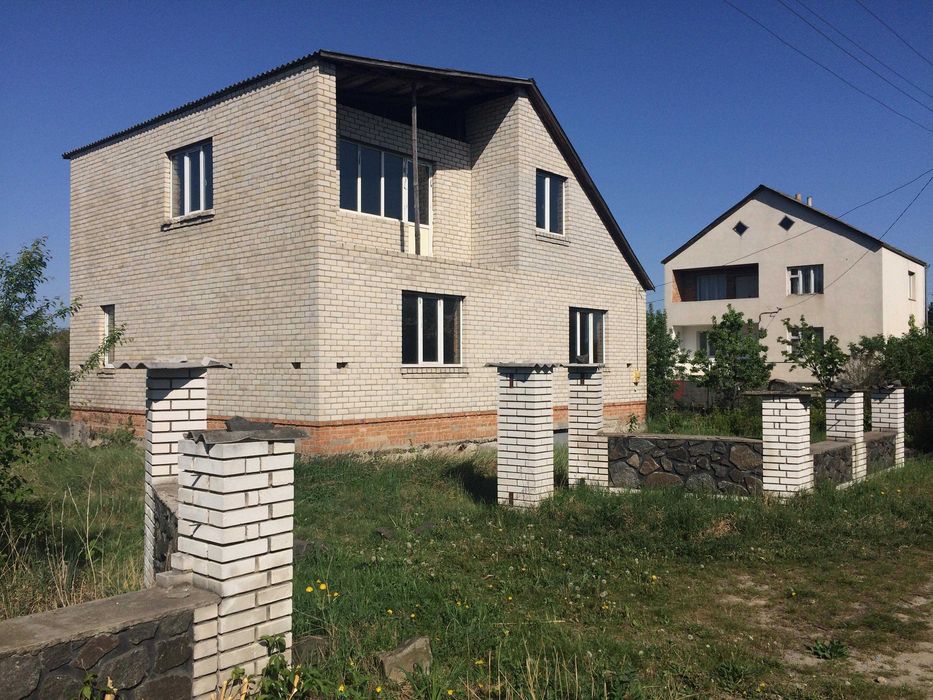 Продам будинок + земельна ділянка  14 соток