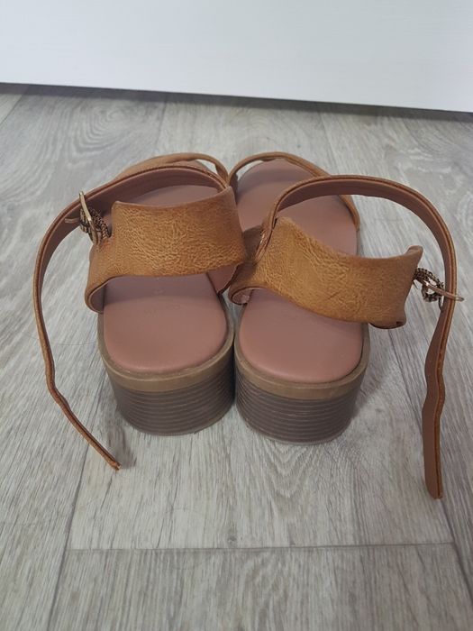 Босоніжки New look