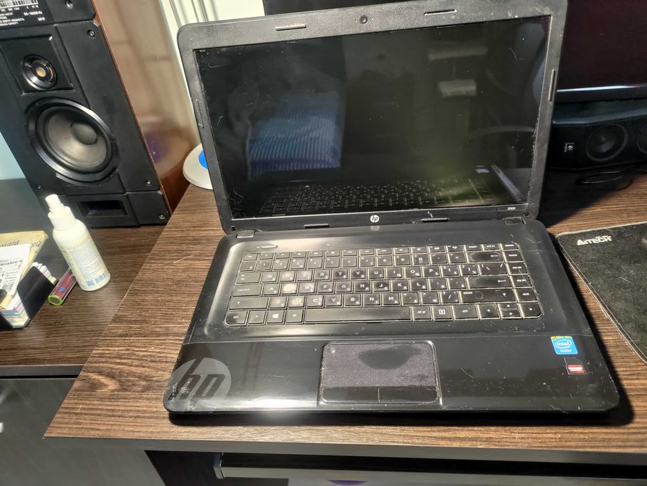 Ноутбук HP 2000 2D85SR на запчастини