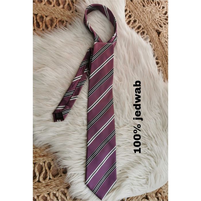 Fioletowy jedwabny krawat