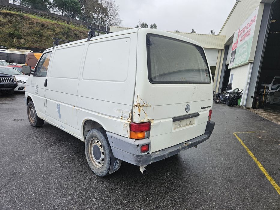 Volkswagen Transporter 2.4D de 1995 para peças