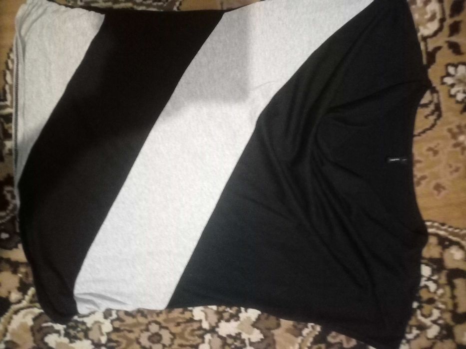 Wyszczuplająca bluzka z fajnym dekoltem - L