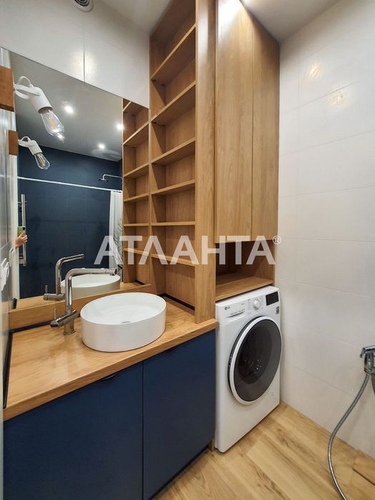 Квартира з ремонтом в новому зданому будинку Sky city компанії Будова