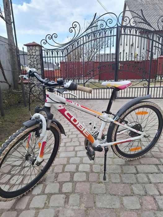 Велосипед cube  24
