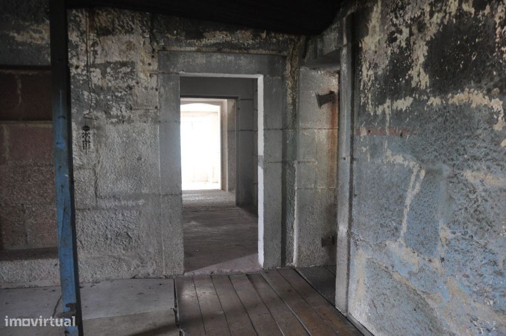 Casa para Restauro em Abação