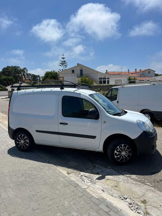 Renault Kangoo 1.5 dCi 2013, 223.000 km, com barras de tejadilho e gancho de reboque
